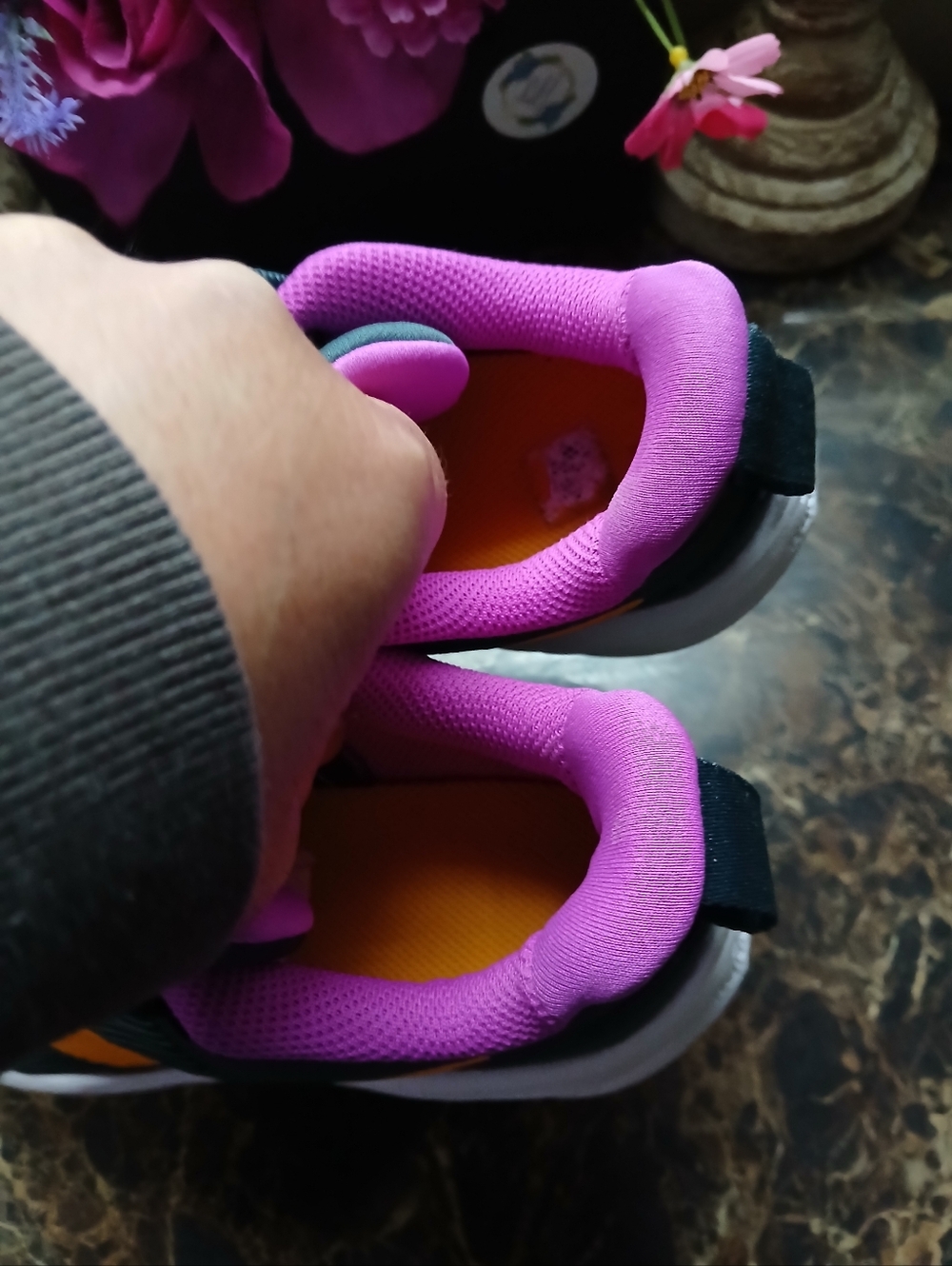 Nike Star Runner 4 Athletic/Lifestyle Velcro Shoes Size 2 Youth Unisex - Picture 11 of 11